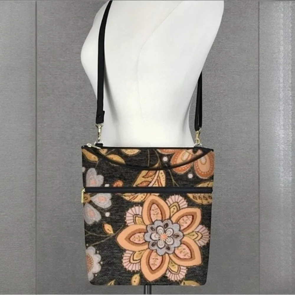 NWT Danny K Maggie Floral Tapestry Crossbody Hobo Shoulder Travel Bag NWT